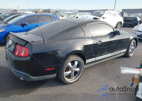 2010 Ford Mustang V6/V6 Premium z USA, uszkodzony, nr VIN 1ZVBP8AN5A5161460
